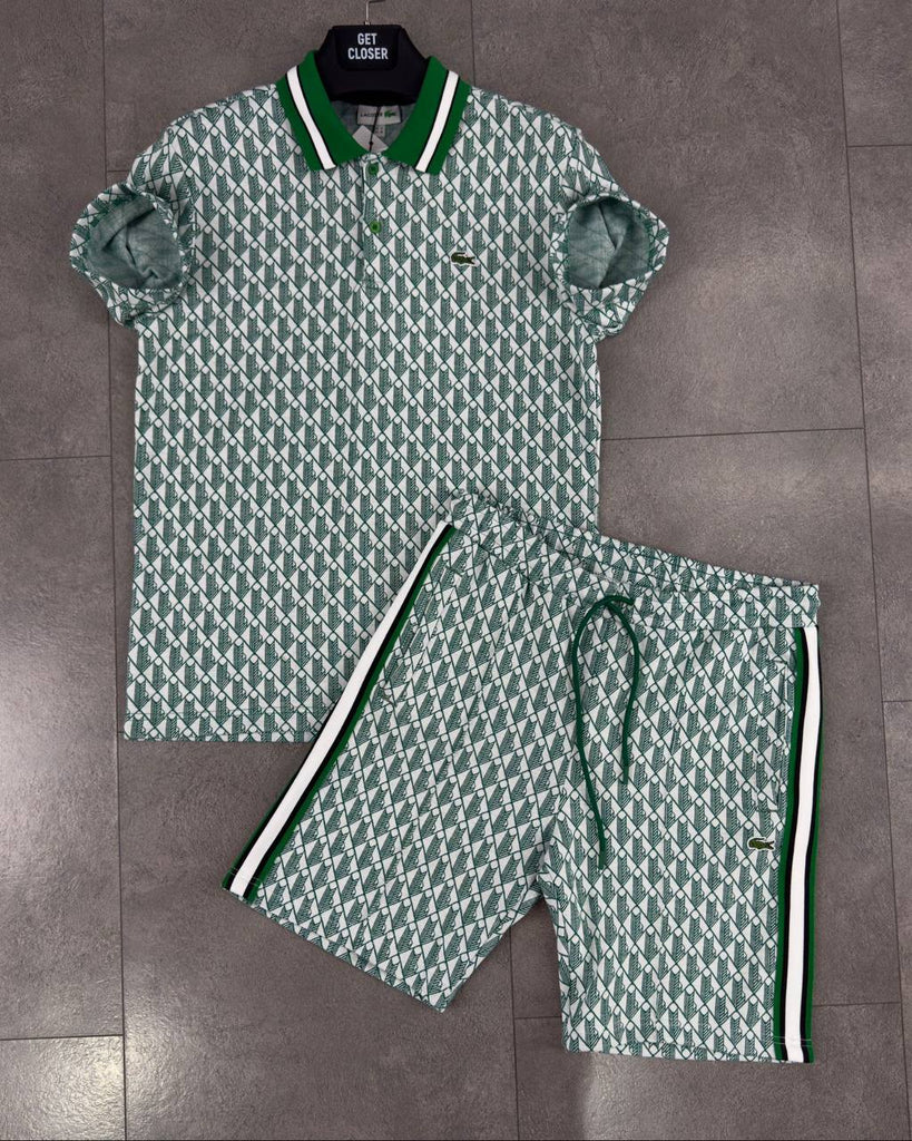 Set bărbătesc Lacoste, tricou cu guler și pantaloni scurți, verde deschis cu linii albe și monogramă jacquard.