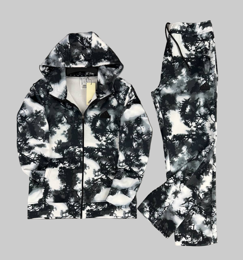 Trening bărbătesc Adidas, în alb și negru cu efect stropit