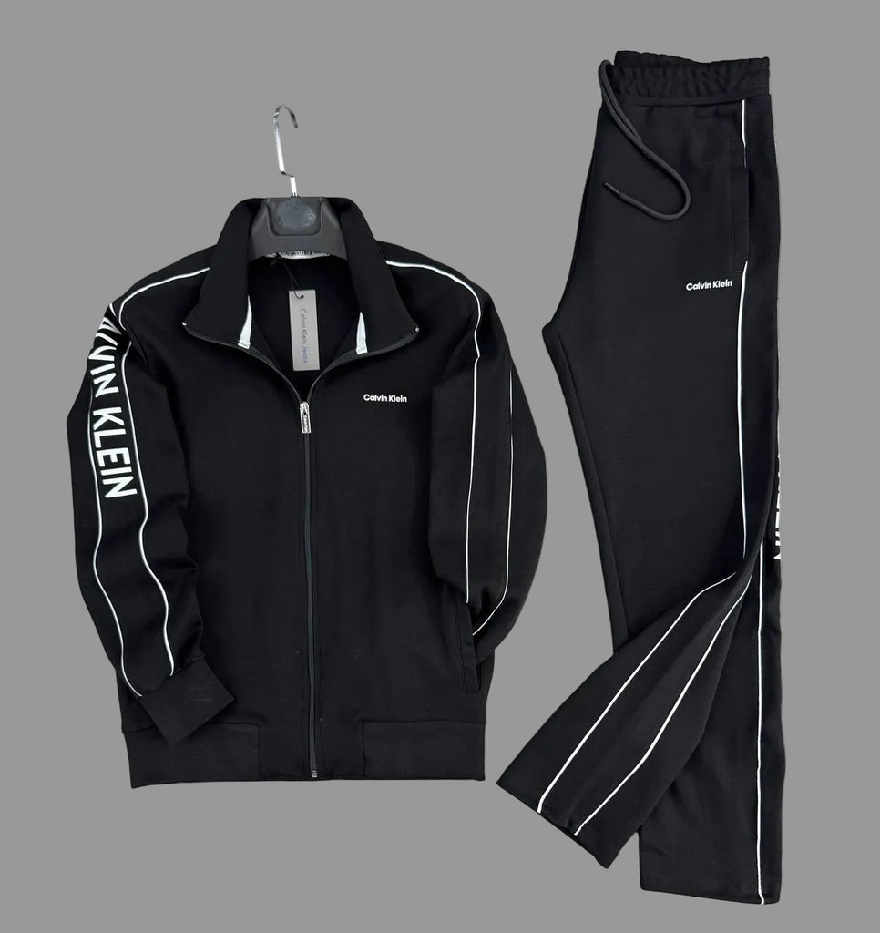 Trening bărbătesc Calvin Klein, negru cu dungi albe.