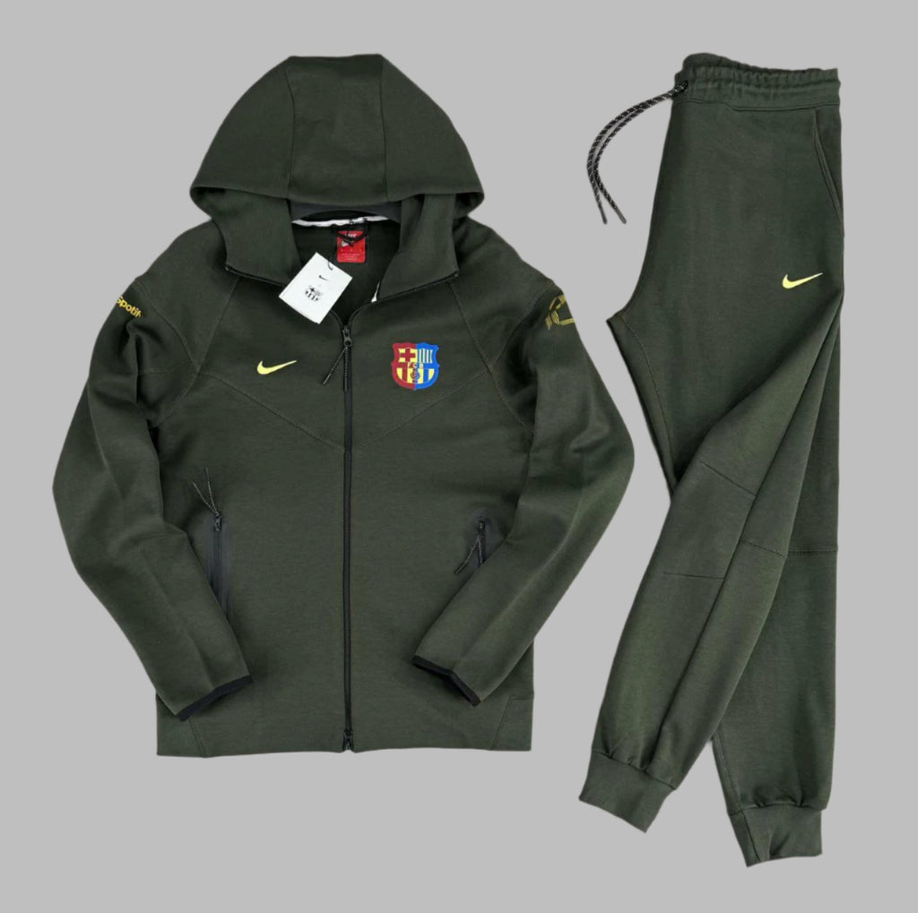 Trening Nike Barcelona Tech Fleece pentru bărbați, verde închis. Calitate premium.