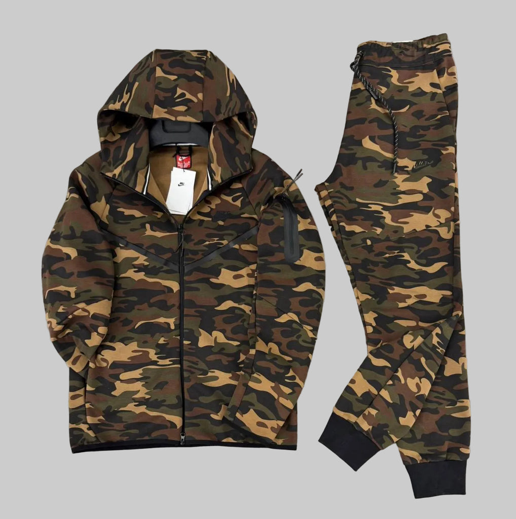 Trening Nike Tech Fleece pentru bărbați, camuflaj, cu linii negre și buzunar pe mânecă