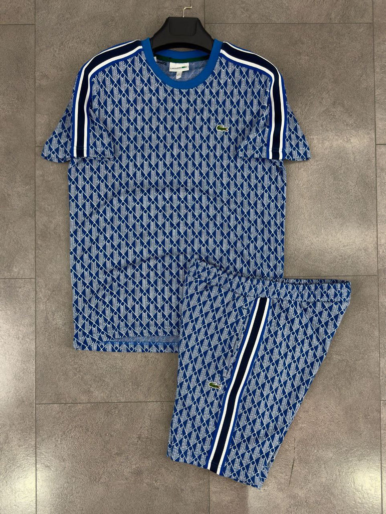 Set pentru bărbați Lacoste, tricou și pantaloni scurți albastru cu monogramă jacquard.
