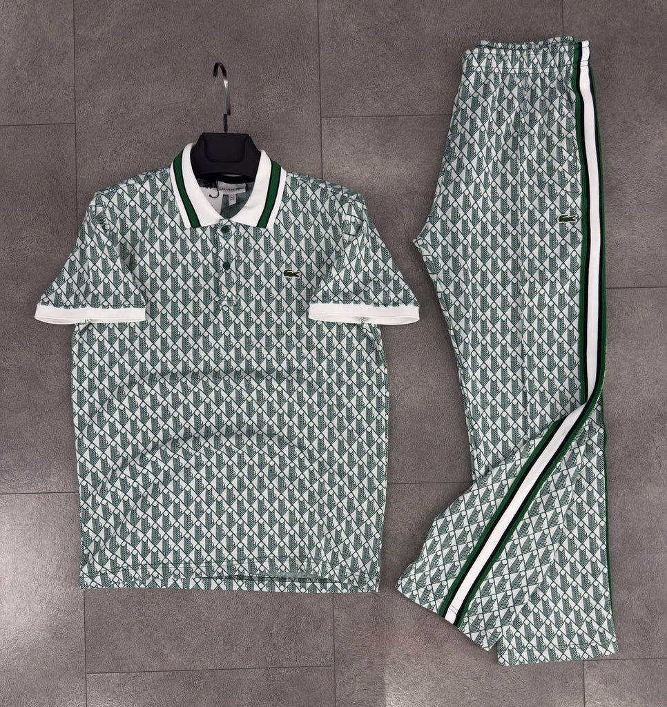 Set bărbătesc Lacoste, tricou cu guler și pantaloni lungi, verde deschis cu monogramă jacquard.