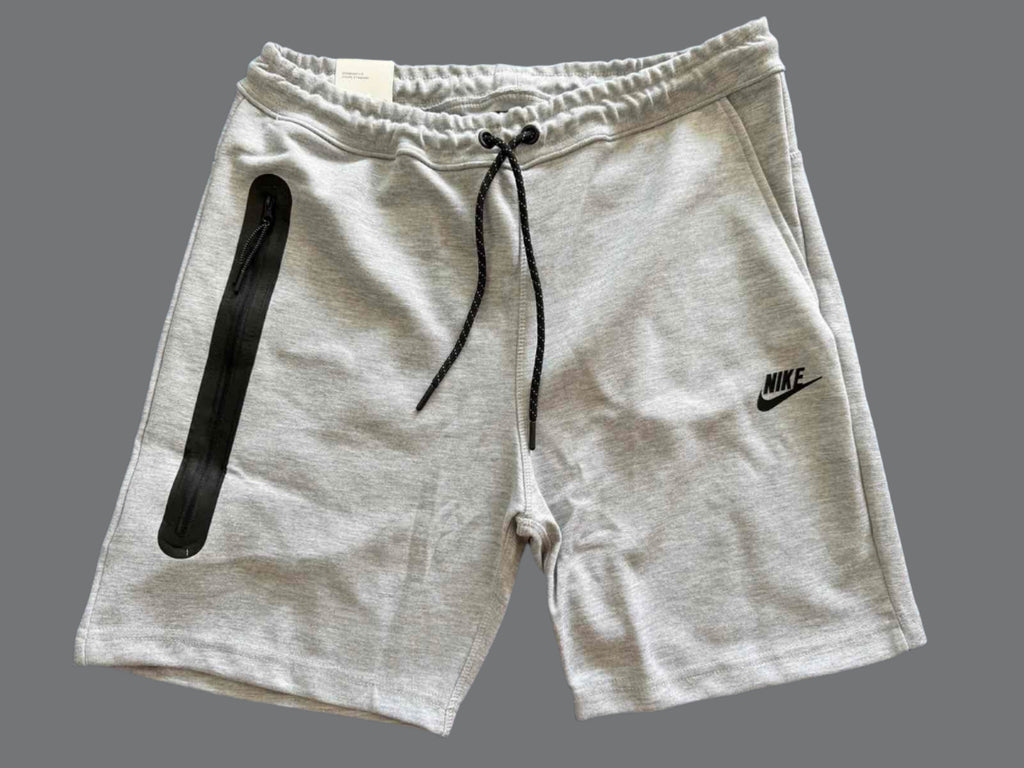 Pantaloni scurți sport Nike Tech Fleece pentru bărbați, gri clasic.