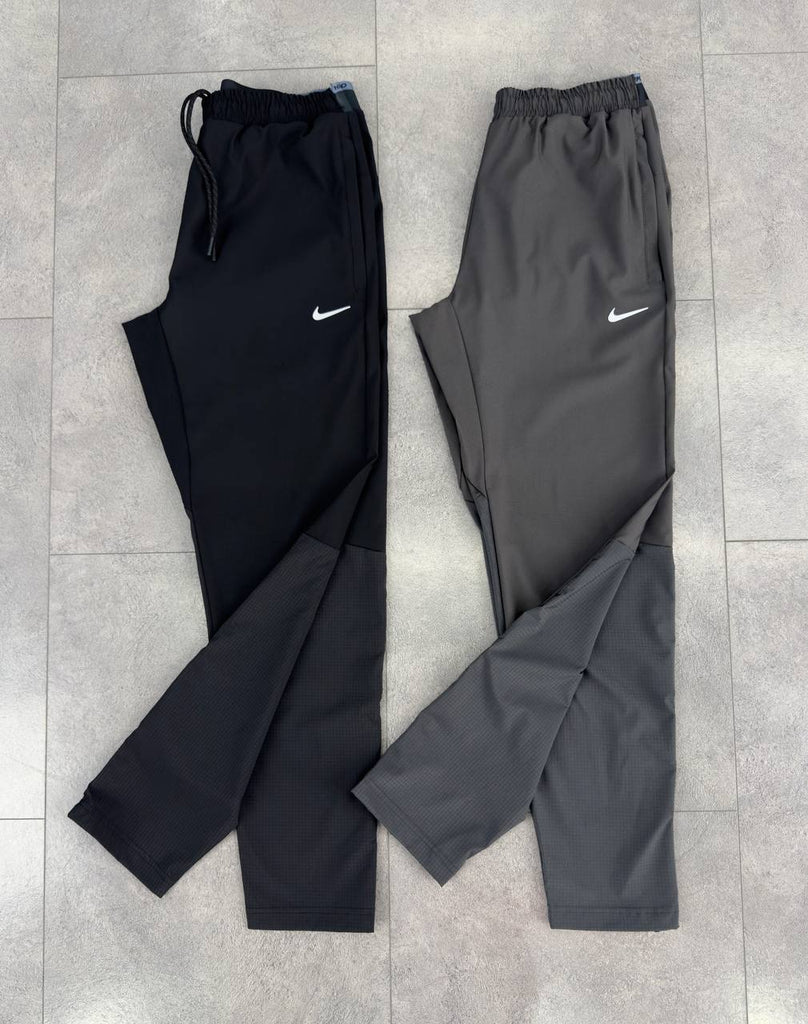 Pantaloni de trening Nike pentru bărbați, negru.