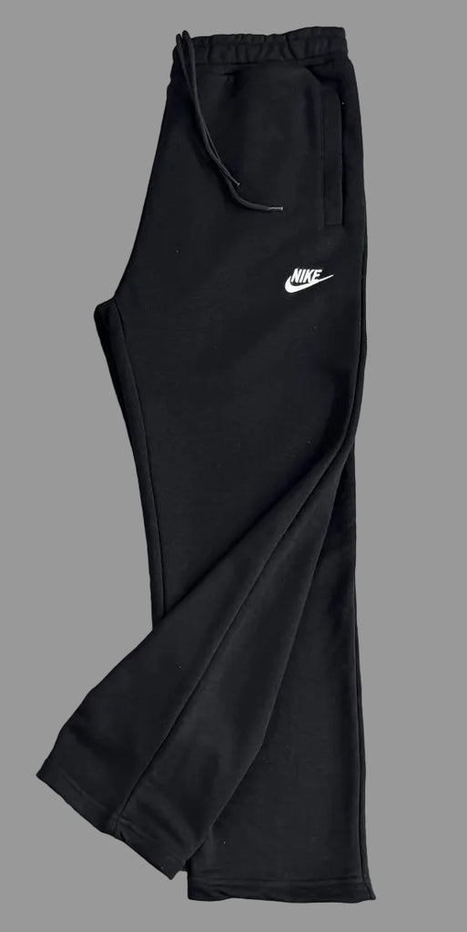 Pantaloni de trening Nike pentru bărbați, negru cu emblemă albă, croială dreaptă