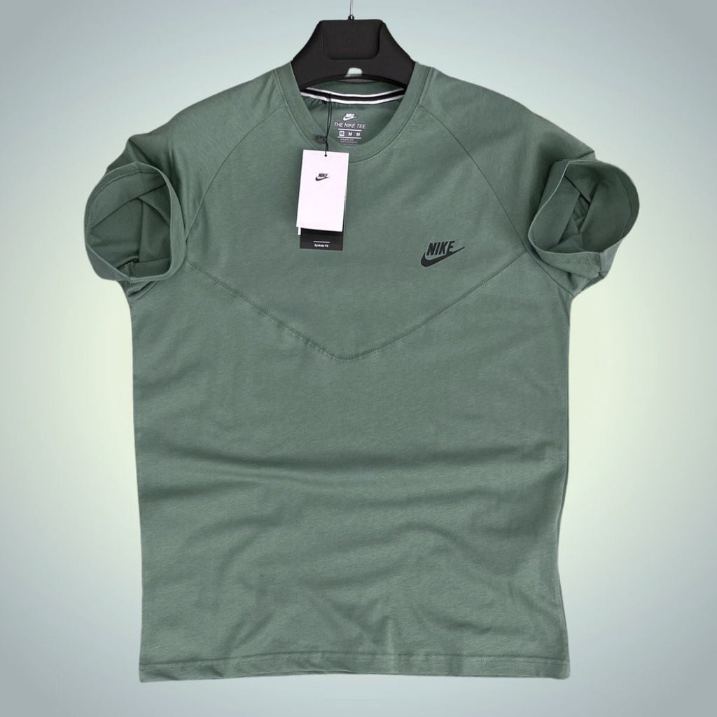 Tricou bărbați Nike Tech Fleece, Verde, Model 2024. Calitate premium