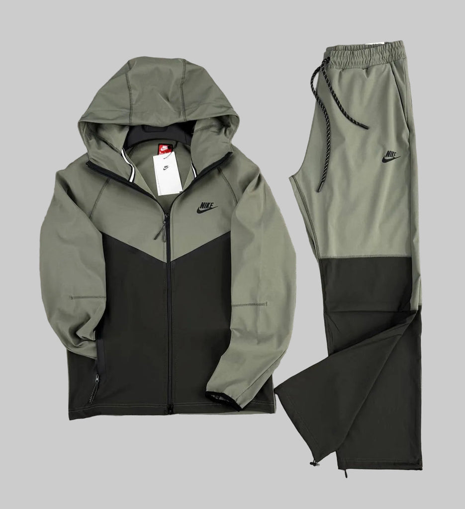 Trening bărbați Nike, în culori verde deschis și verde închis