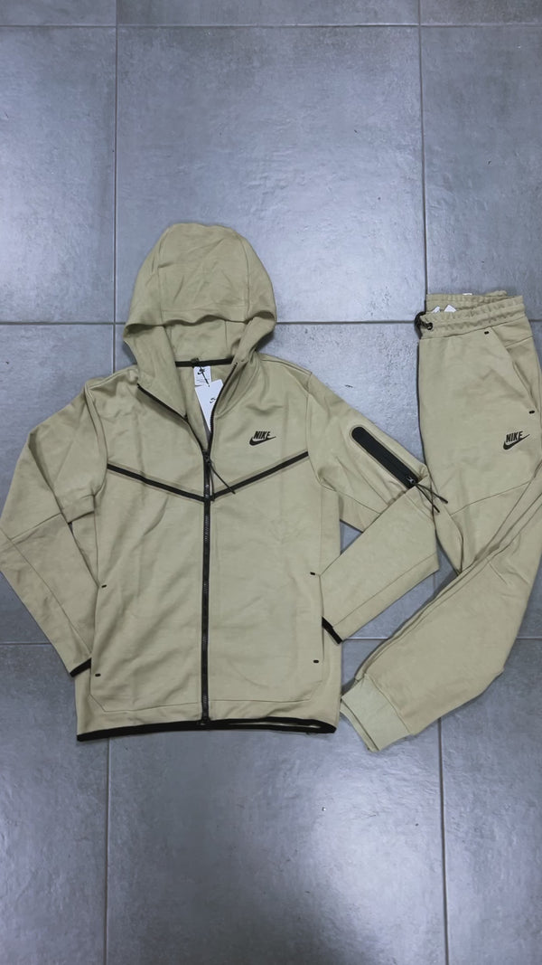 Trening Nike Tech Fleece pentru bărbați, verde măsliniu. Calitate premium