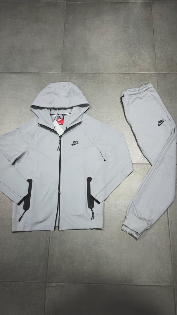 Trening Nike Tech Fleece pentru bărbați, gri deschis. Model 2023. Calitate premium